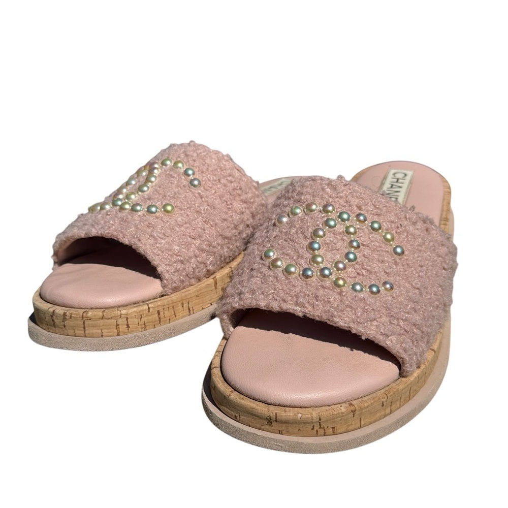 CHANEL Women’s Pink Bouclé Iridescent Pearl CC Slide Sandals Cork Platform 41 - Picture 3 of 12